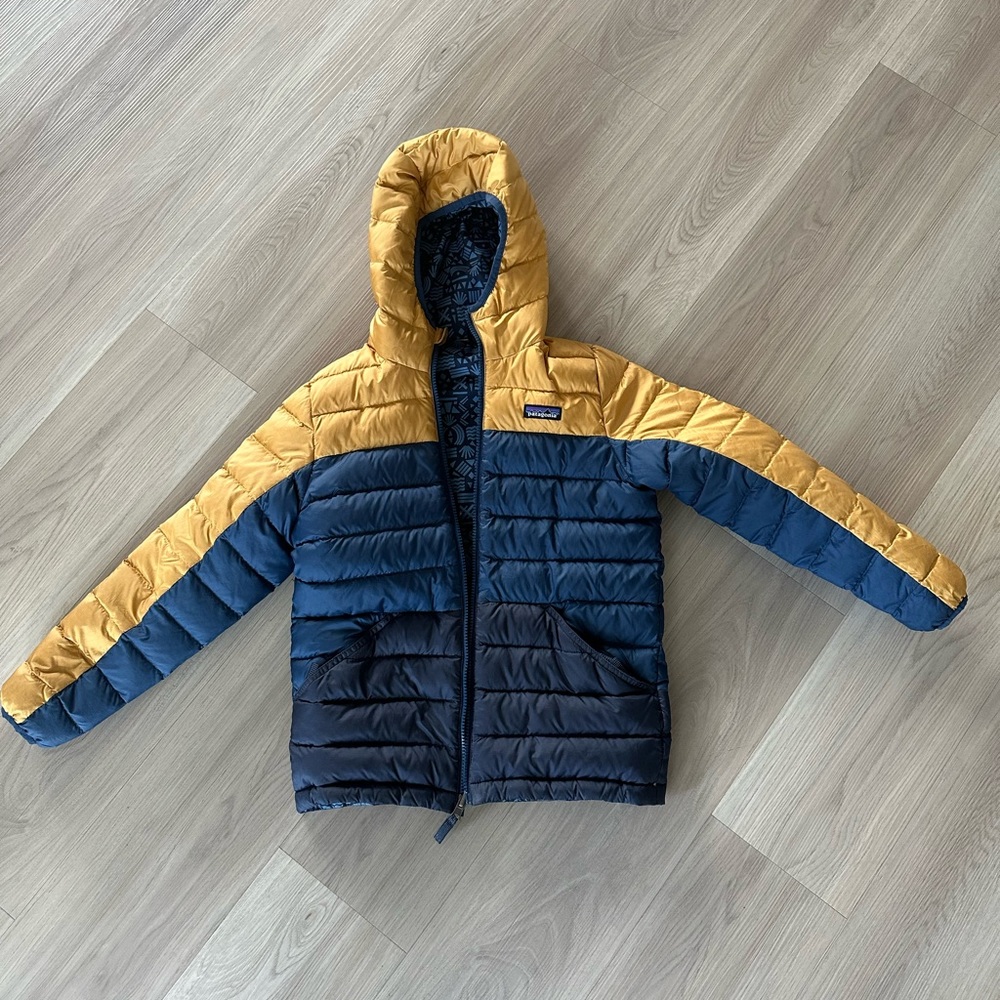 Patagonia Reversible boys jacket!